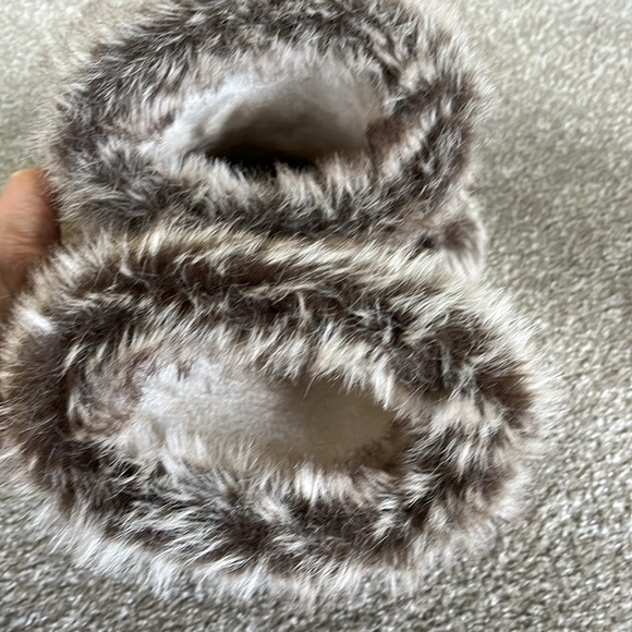 Casual Winter boots size 8 faux suede outer faux fur lining & lace up w Pom Pom - Picture 15 of 16